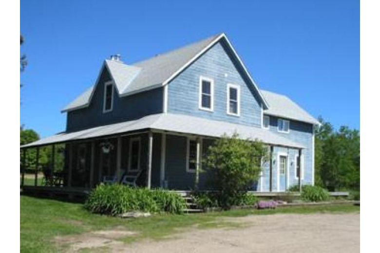Clear Lake Cottage With Picturesque Resting Places Canada, Ontario