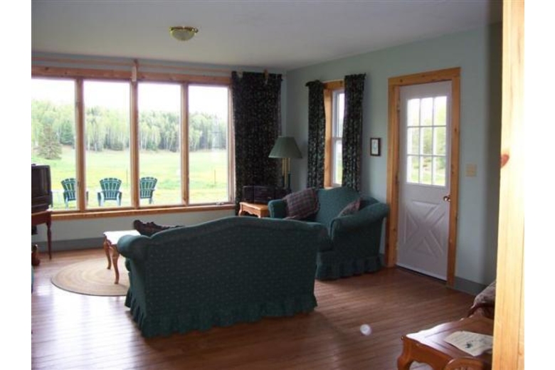 Clear Lake Cottage With Picturesque Resting Places Canada, Ontario